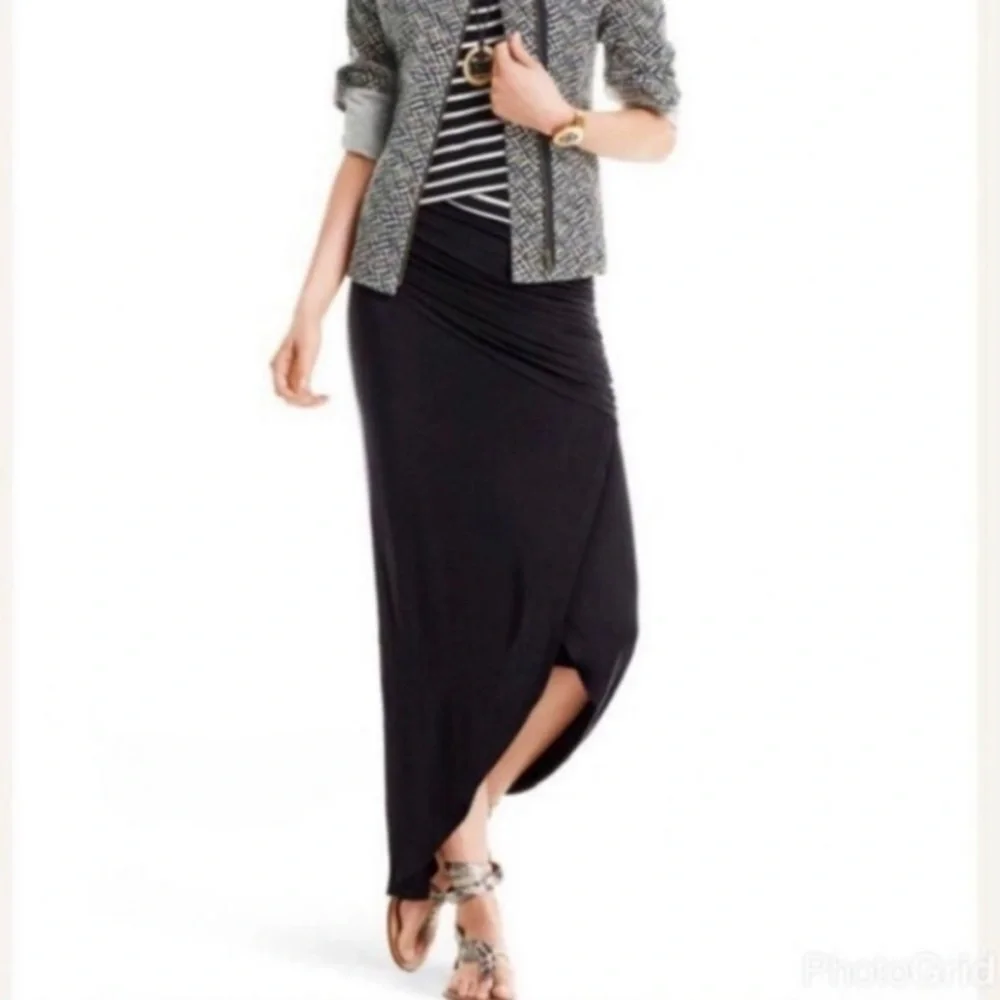Cabi 5052  Black Run Around Ruched high low Stretchy knit Maxi Skirt size Medium
